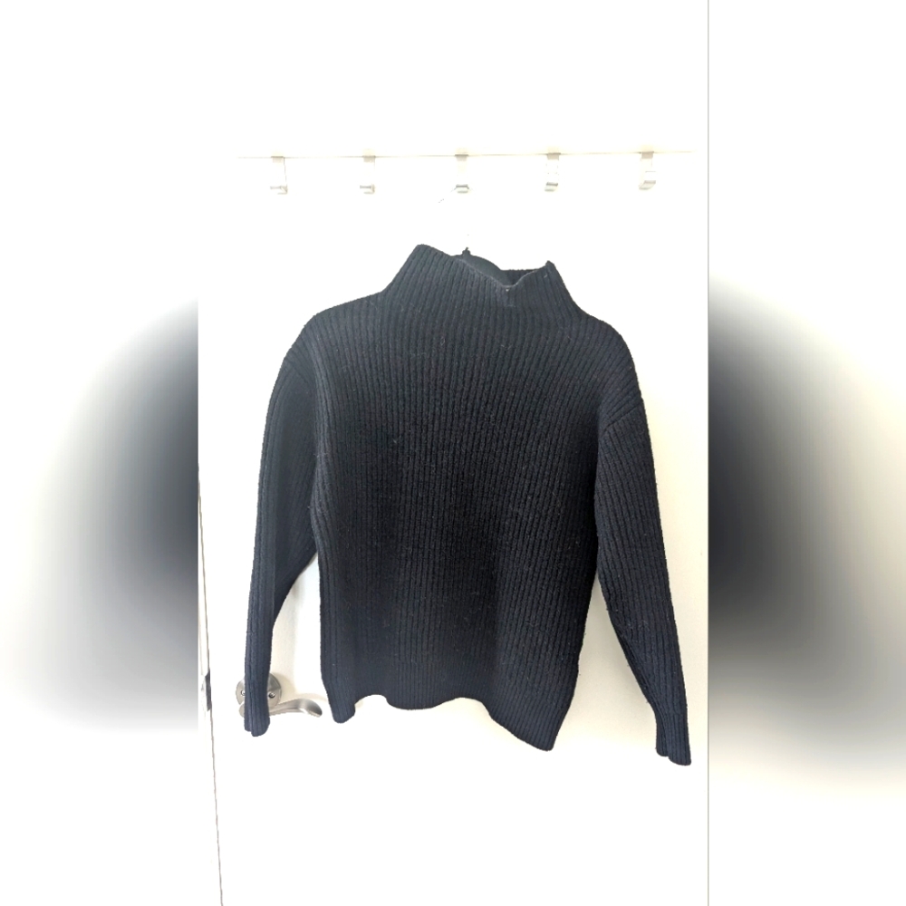 Aritzia Babaton Black Ribbed Women's Sweater Marino Wool
